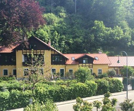 Villa Kreuthhof Appartements Клостернойбург Экстерьер фото