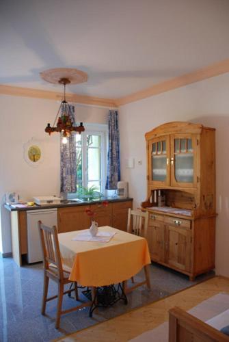 Villa Kreuthhof Appartements Клостернойбург Экстерьер фото