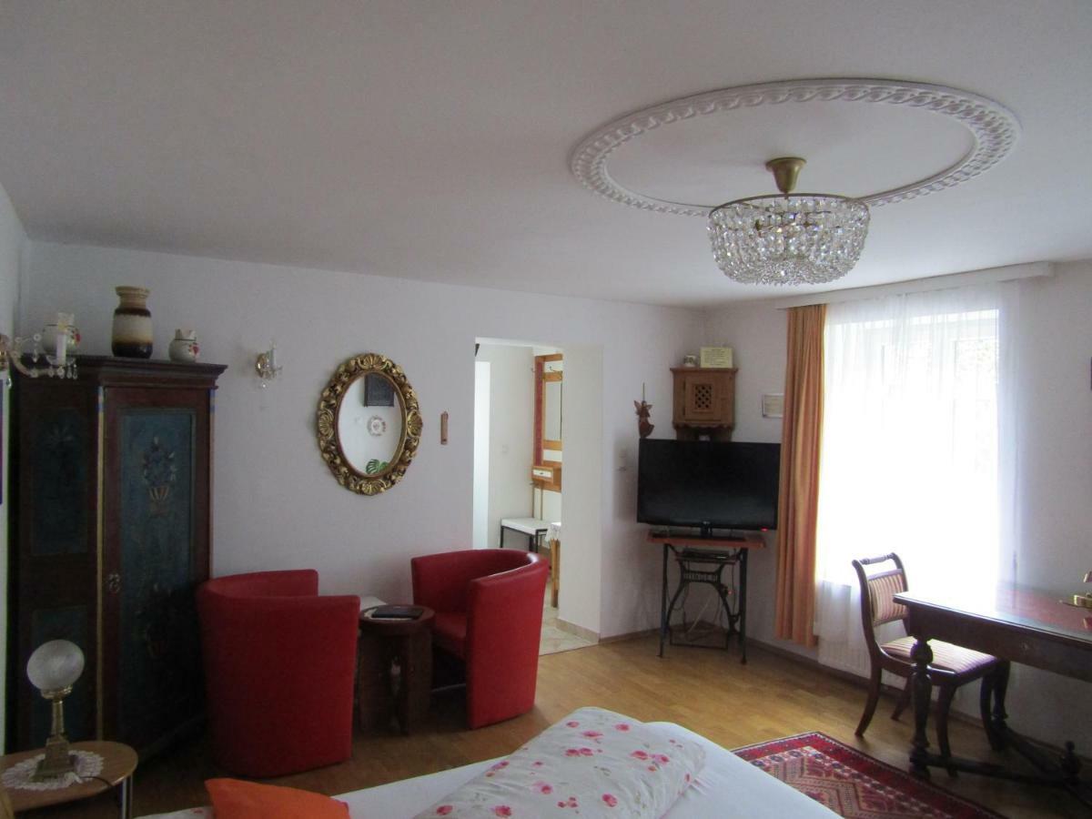 Villa Kreuthhof Appartements Клостернойбург Экстерьер фото